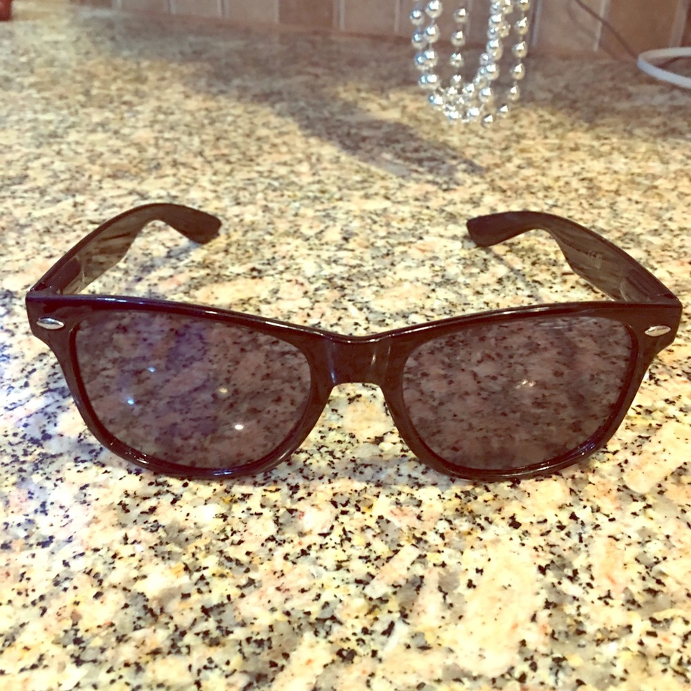 💕🔆🔆🔅😎 UNISEX SUNGLASSES EUC 😎🔆‼️
